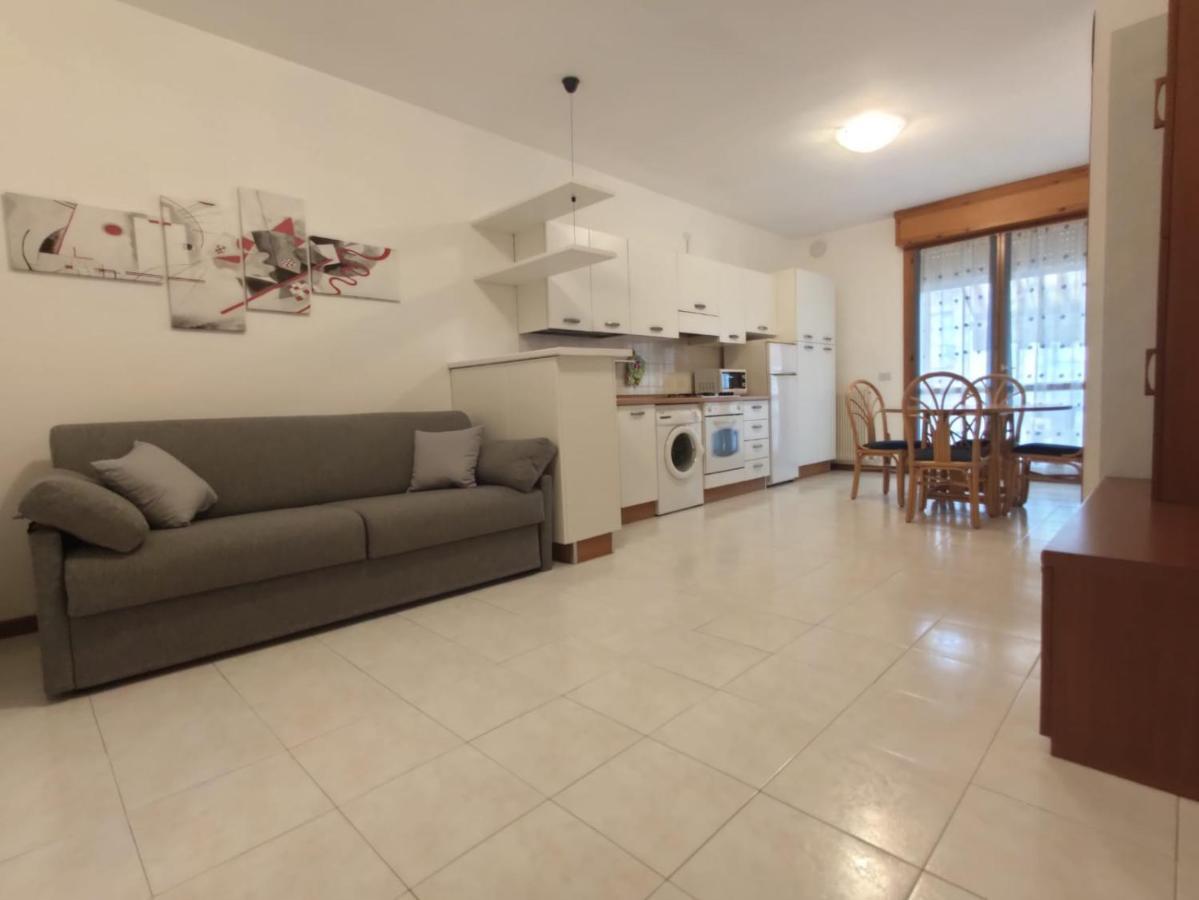 Bafile 18 - Piazza Marconi - Centrale - 50 Mt Dal Mare Lido di Jesolo Dış mekan fotoğraf